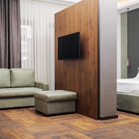 Triumf Hotel Πρίζρεν Εξωτερικό φωτογραφία