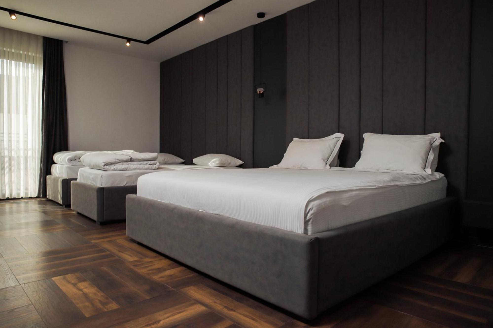 Triumf Hotel Πρίζρεν Εξωτερικό φωτογραφία