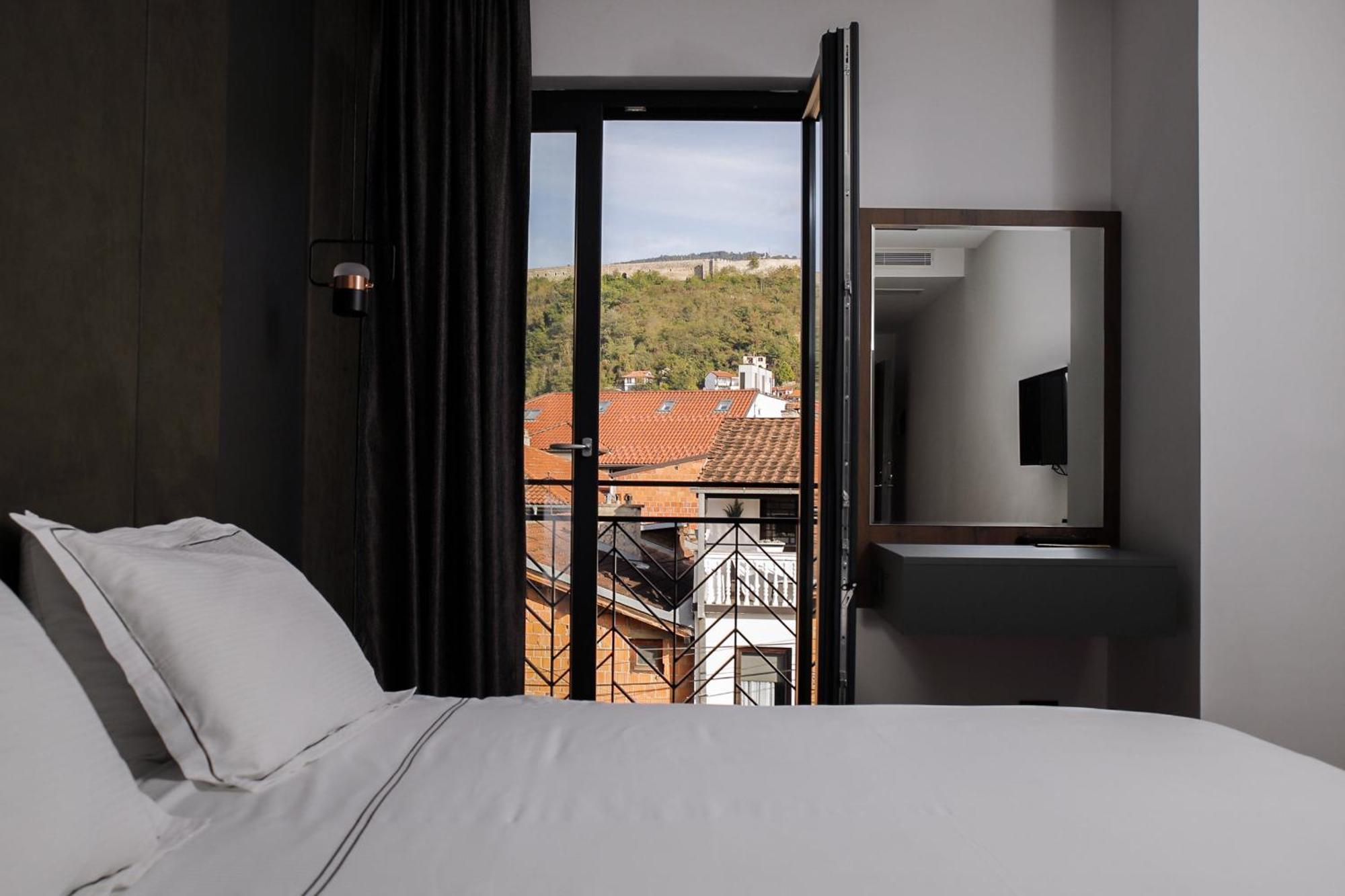 Triumf Hotel Πρίζρεν Εξωτερικό φωτογραφία