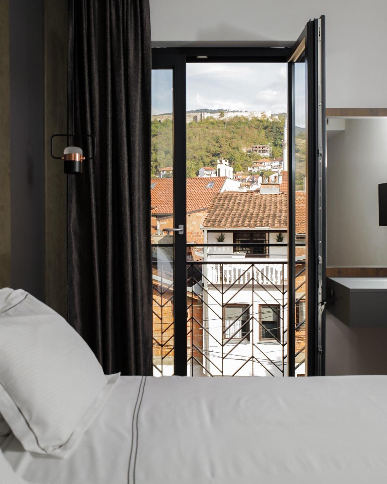 Triumf Hotel Πρίζρεν Εξωτερικό φωτογραφία