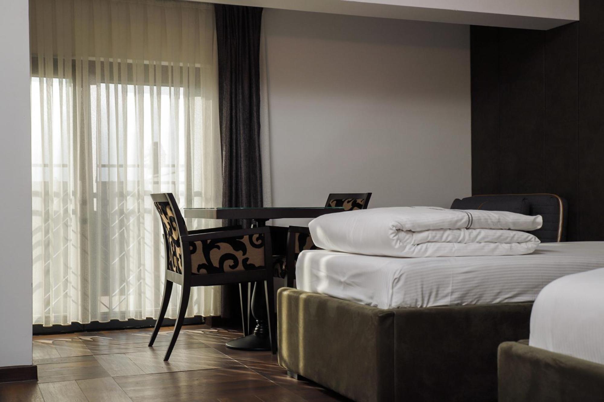 Triumf Hotel Πρίζρεν Εξωτερικό φωτογραφία